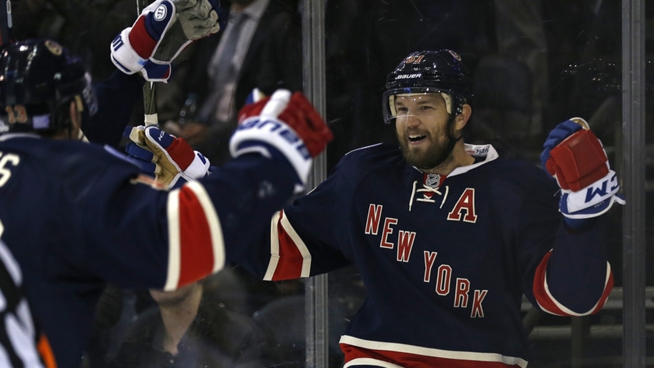 Rick Nash Leading New York Rangers Amid Uncertain Future